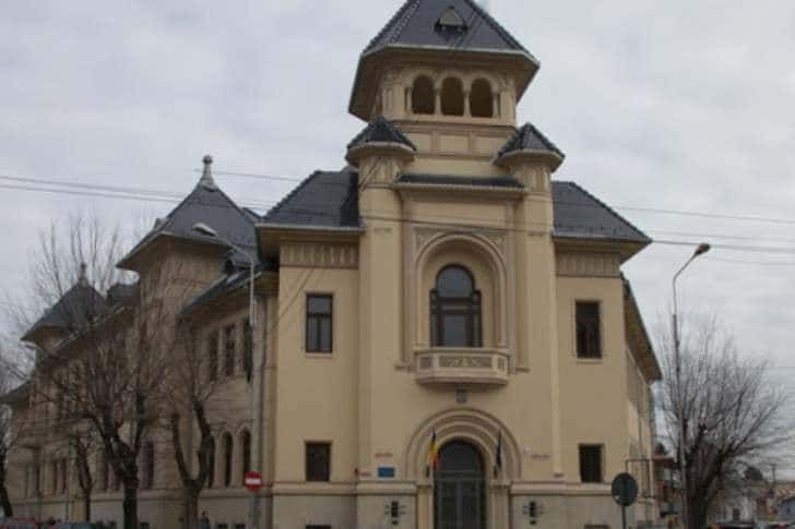Noi judecători și procurori își încep activitatea în Prahova, după ce Iohannis a semnat decretele de numire în funcție