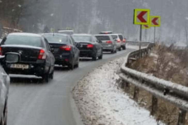 Începe aglomerația întoarcerii acasă din stațiunile de pe Valea Prahovei!