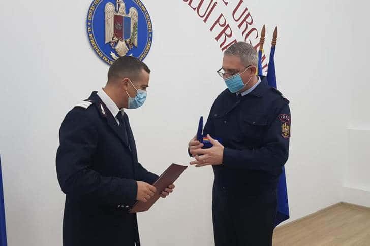 Un pompier prahovean a fost decorat pentru că a salvat viața unui bebeluș