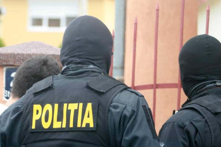 Percheziții în Prahova, la persoane bănuite de achiziții dubioase de utilaje și piese auto
