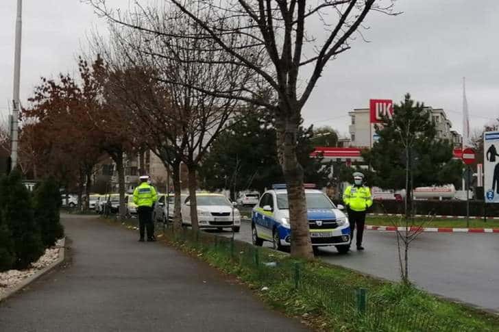 Peste 2.000 de angajați ai Ministerului de Interne sunt astăzi în stradă și la secțiile de votare din Prahova
