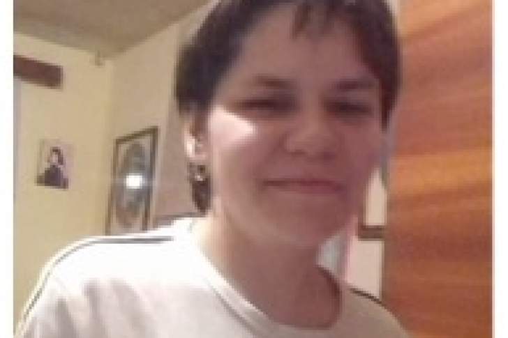 O femeie cu deficiențe locomotorii, din Câmpina, dată dispărută de familie