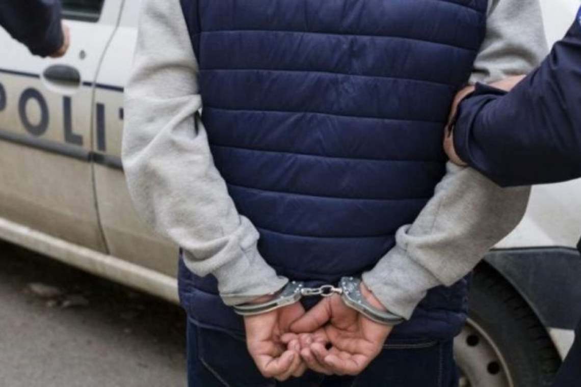 Tâlhar de 55 de ani, reținut după ce i-a furat mobilul unui bărbat, în Ploiești