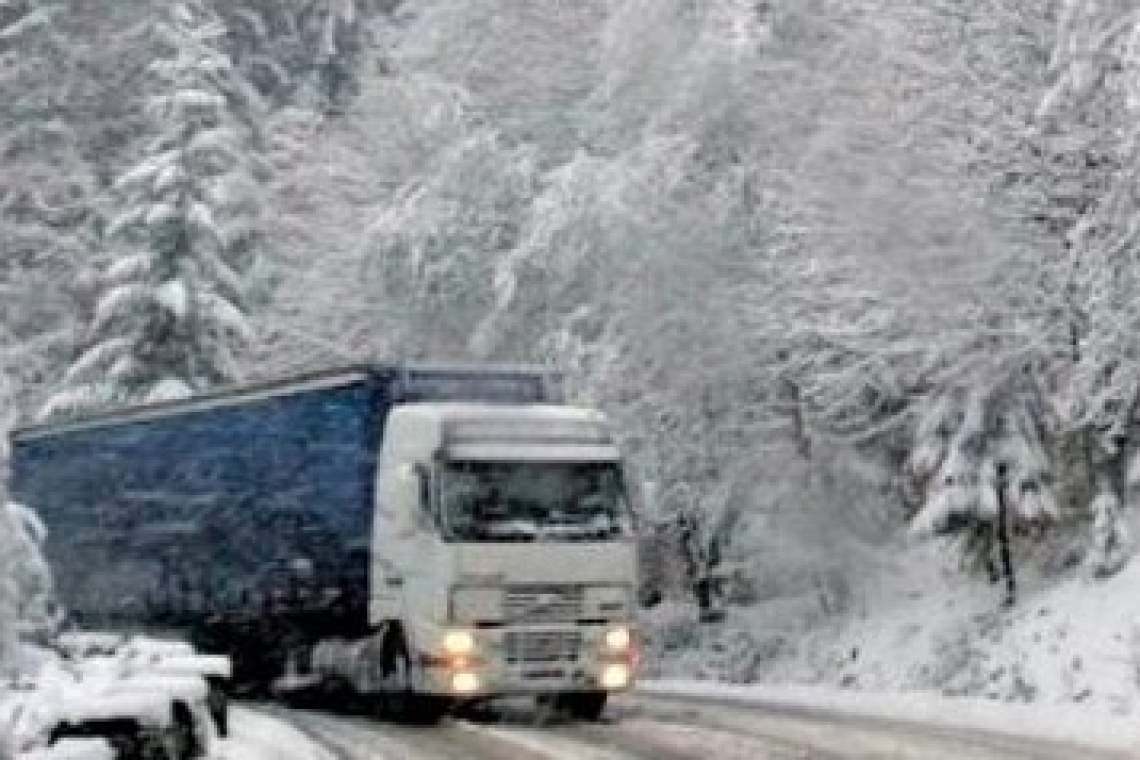 Două TIR-uri care s-au tamponat au blocat parțial traficul pe DN1A, la Cheia. Update: Traficul a revenit la normal