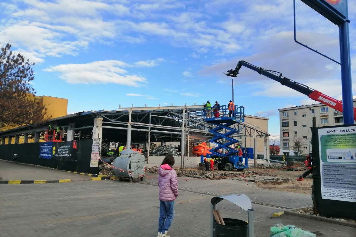 Vechea structură a magazinului Lidl Mihai Bravu, demolată bucată cu bucată