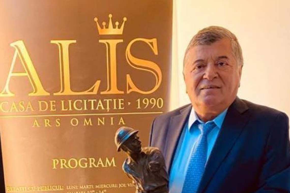 Emanoil Savin, fostul primar al Bușteniului, a cumpărat la licitație statueta originală "Ultima grenadă a Caporalului Mușat"