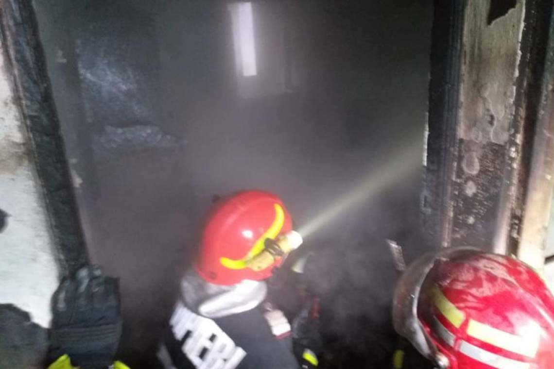 Mai multe utilaje dintr-un siloz de cereale din Ploiești au ars într-un incendiu