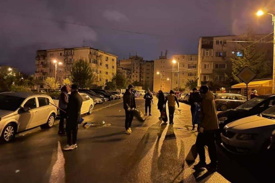 Sute de voluntari au făcut curat în mai multe zone din Ploiești. Mesajul primarului Volosevici