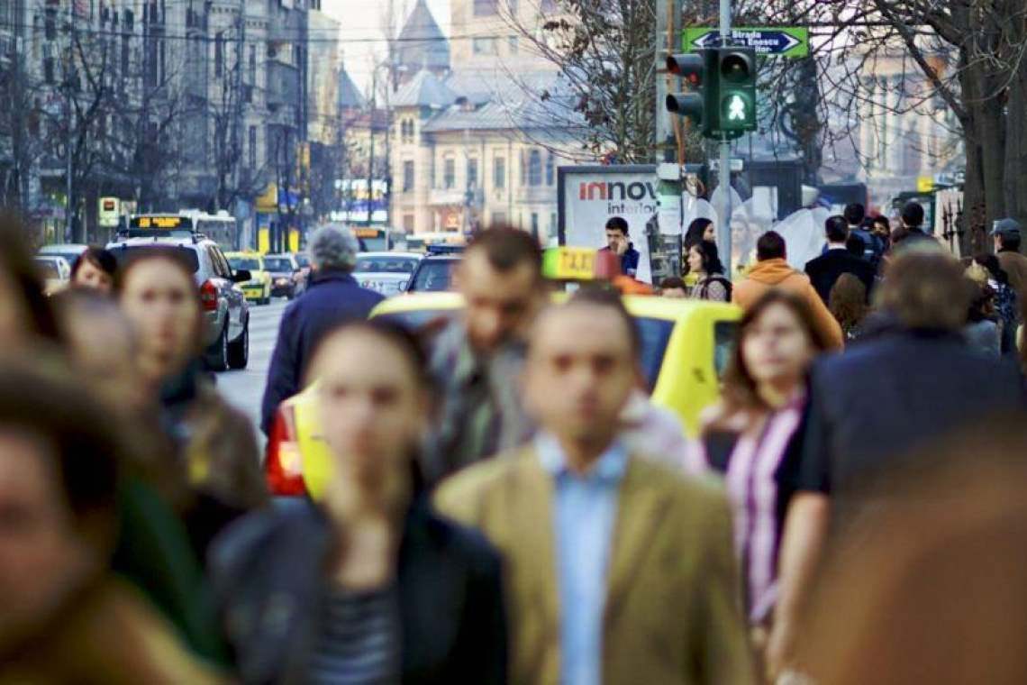 Masca nu va mai fi obligatorie în spațiu liber, din 15 mai. Ce alte restricții se ridică din weekend