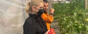 Laura Fulgeanu-Moagher, vicepreședinte PSD Prahova, alături de legumicultorii din sudul Prahovei