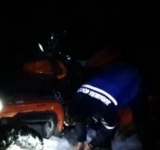 Salvați de jandarmi, după ce au rămas cu ATV-ul blocat în zăpadă