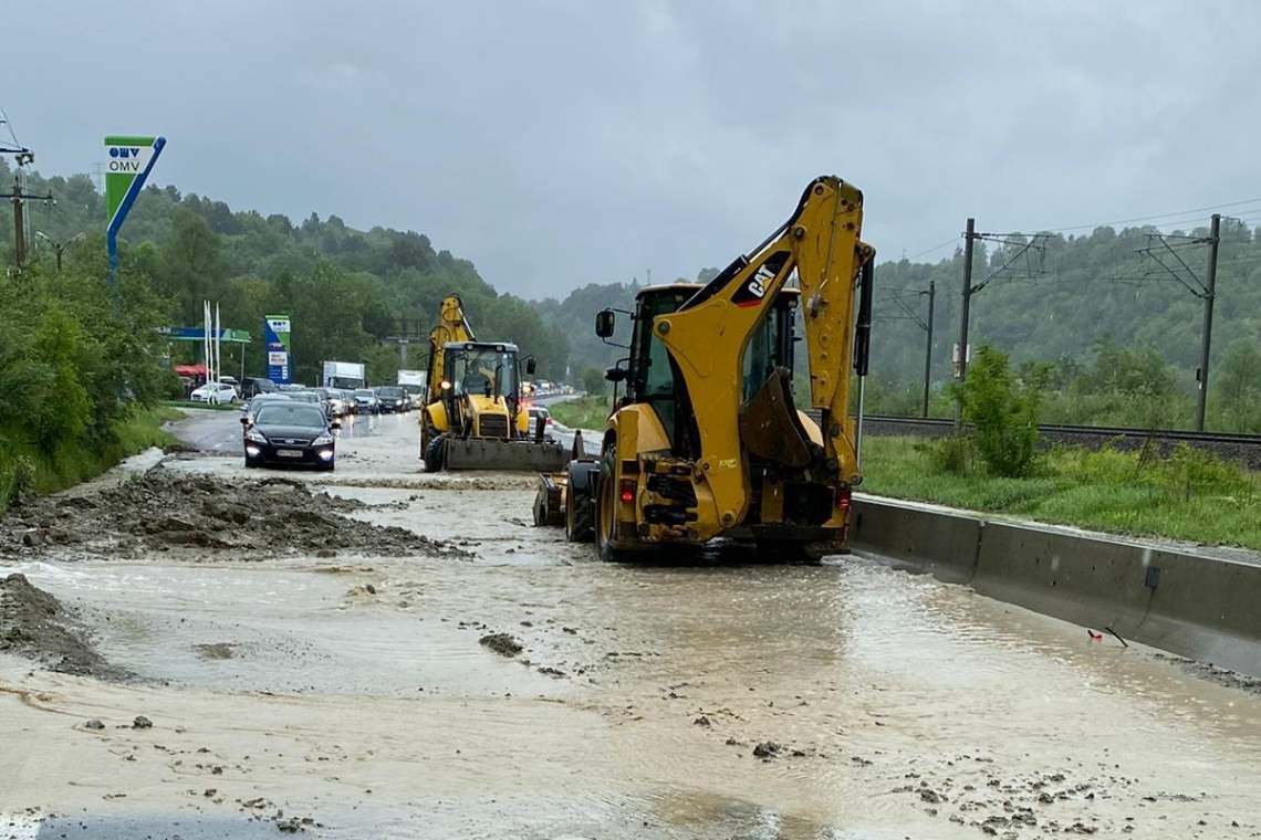 DN1, blocat parțial la Nistorești, din cauza aluviunilor