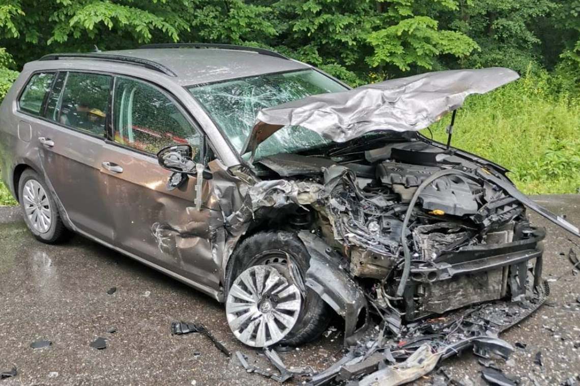 Trei persoane au ajuns la spital după un accident produs la Păulești