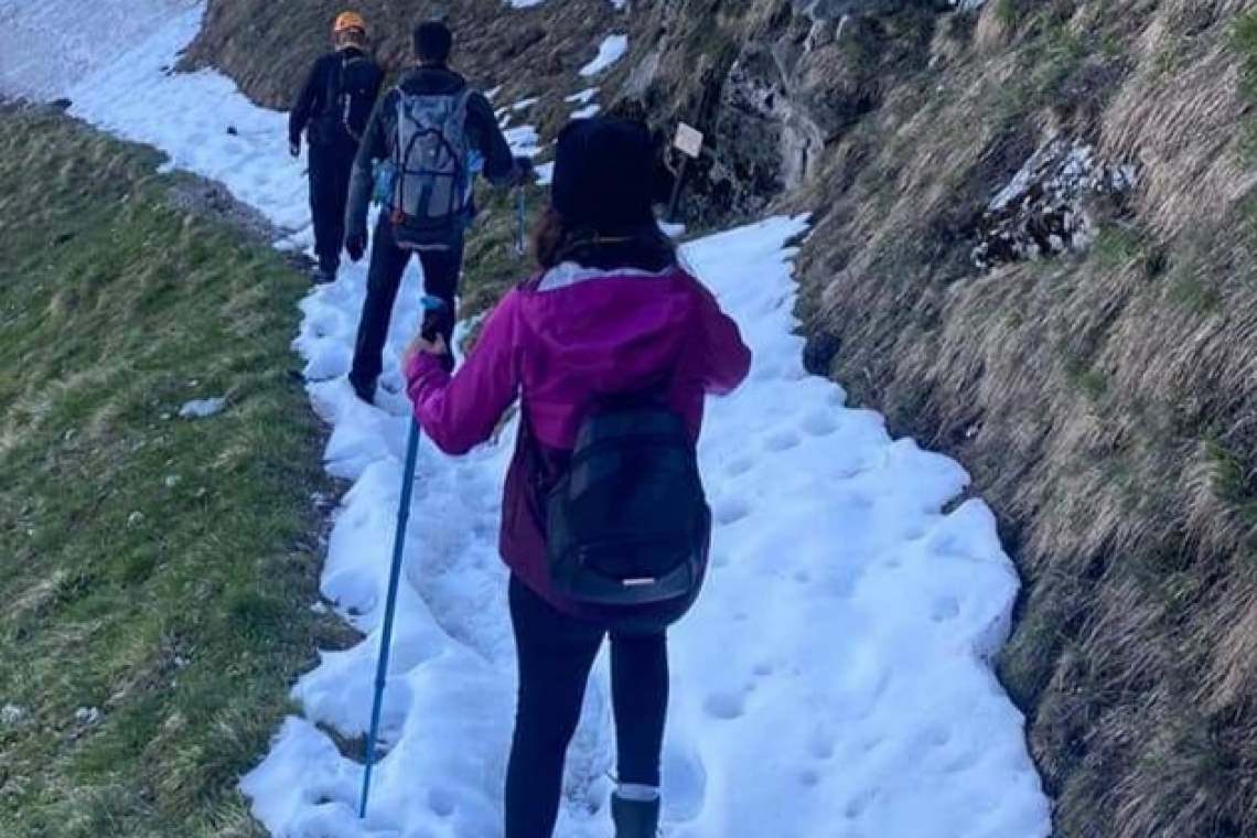 Salvamontiștii din Bușteni au avut iar de lucru. Doi tineri rămăseseră blocați pe munte, într-o zonă periculoasă