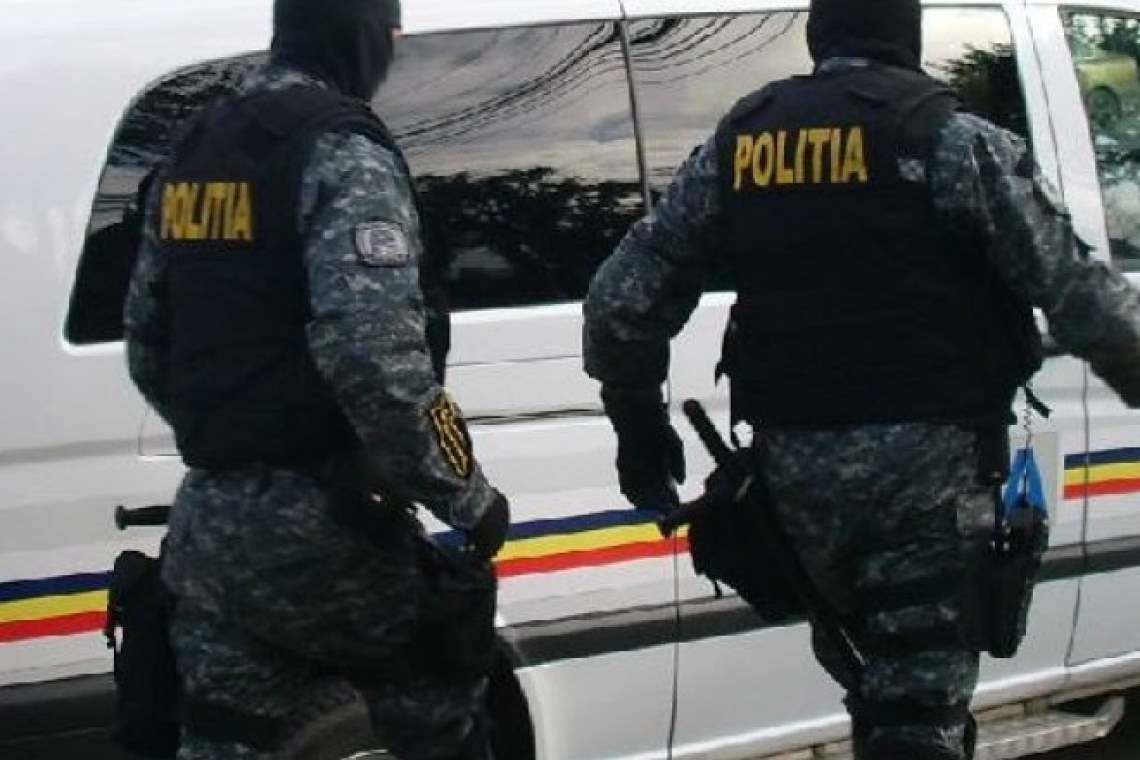 Percheziții în Prahova, la suspecți de contrabandă și înșelăciune 
