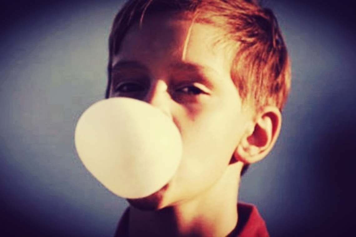 Accesul interzis cu semințe și gumă de mestecat pe terenurile de sport din Slănic!