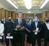 Miniștrii USR-PLUS demisionează/ Jurnalist: “Aveți ceva să vă reproșați?” Barna: “Am fost prea împăciuitor!”