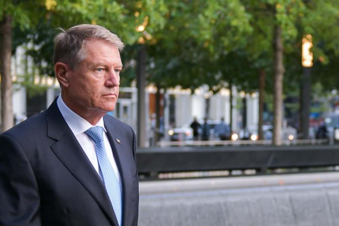 Iohannis: "Vaccinarea anti-COVID-19 va trebui să devină obligatorie pentru anumite categorii din domenii esenţiale"