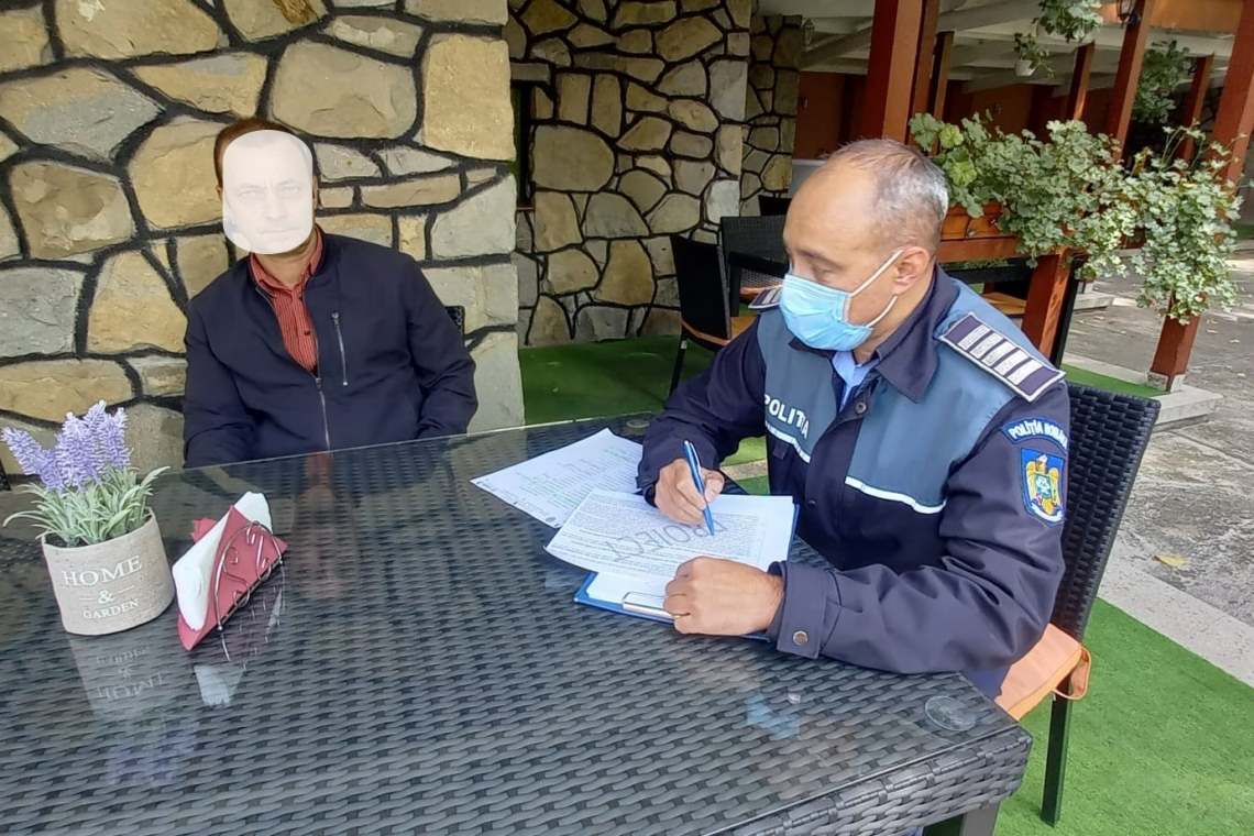 Polițiștii au verificat astăzi, în Câmpina și în comunele limitrofe, dacă se respectă noile reguli impuse de autorități din cauza creșterii ratei Covid