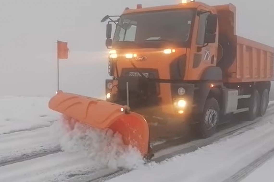 Vreți să mergeți pe Transfăgărășan? Echipați-vă mașinile pentru iarnă!