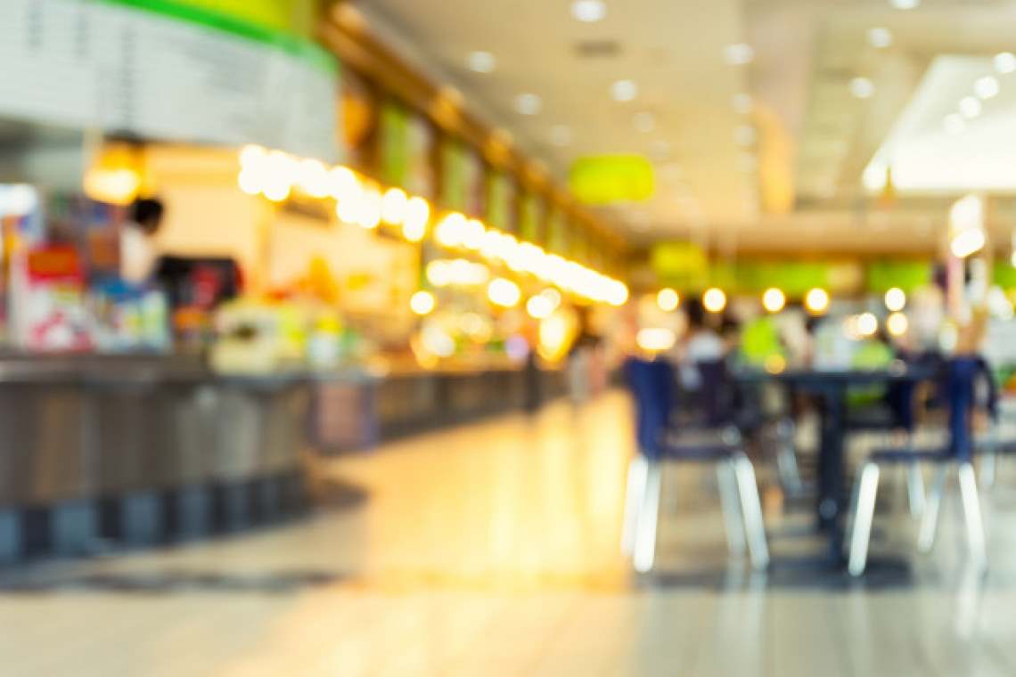 Oficial/ De azi, poți lua masa la mall doar cu certificat verde, în localitățile cu rata de infectare peste trei la mie!