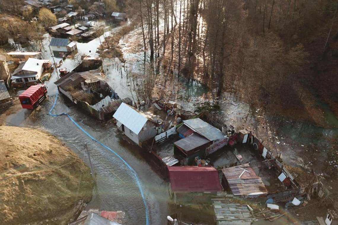 Se lăudau că vor rezolva imediat problemele în zona alunecării masive de teren de la Azuga. Acum țin o altă licitație, pentru lucrări suplimentare!