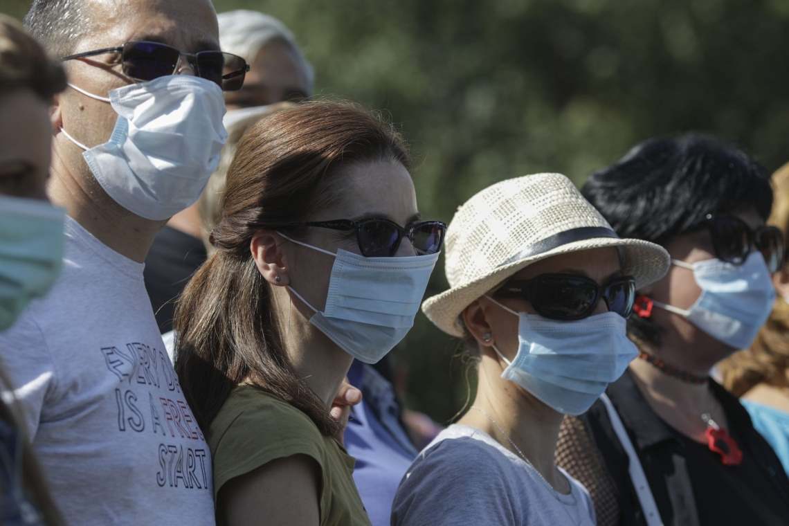 S-a aprobat! Prahovenii din localitățile cu rata de infectare mai mare de șase la mie sunt obligați să poarte masca de protecție și pe stradă. Vedeți unde!