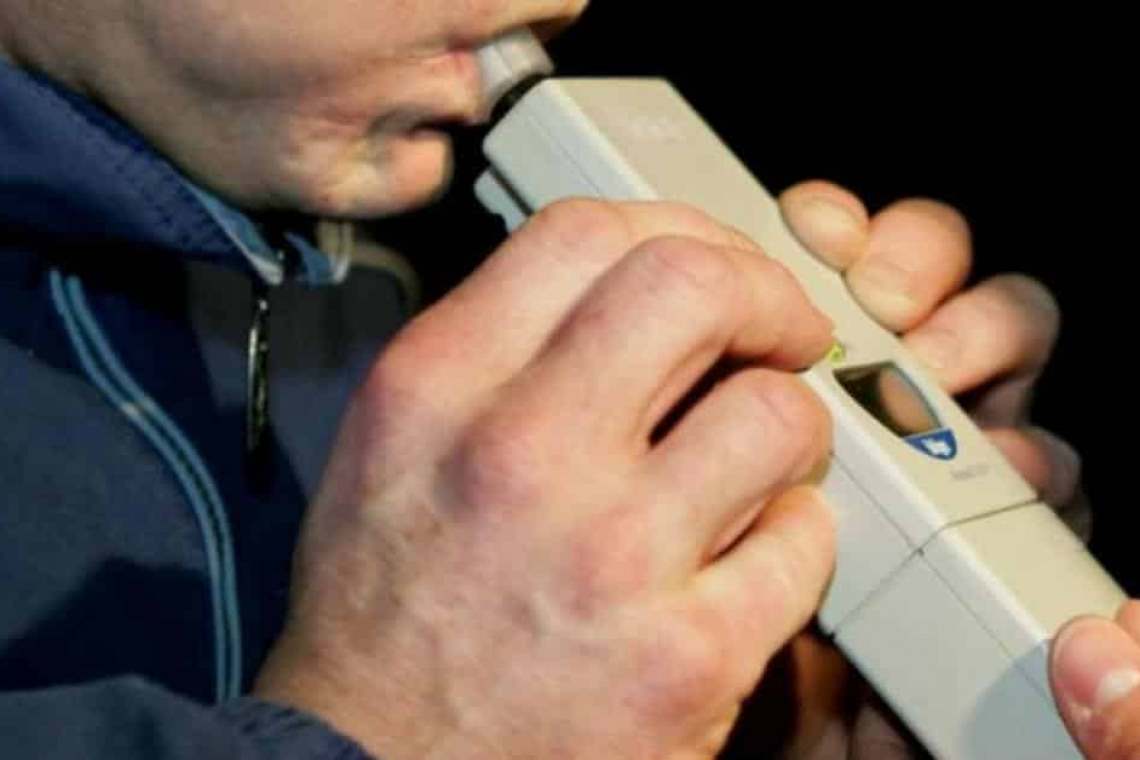 Bărbat prins băut la volan, pe un drum din Boldești Grădiștea. Avea o alcoolemie de 0,89 mg/l