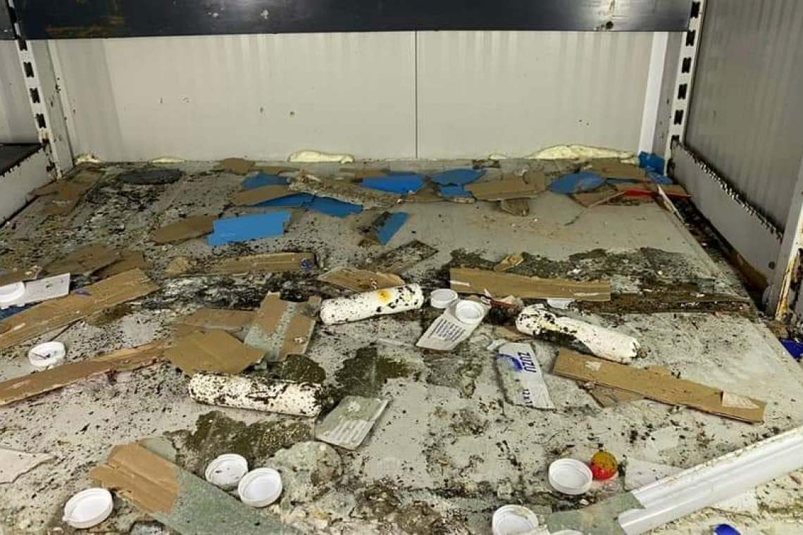 ANPC: Gândaci și gunoi la un complex comercial din Ploiești