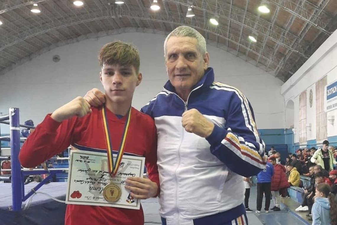 Boxerul Cosmin Bănică (CSM Ploiești), campion național de juniori la categoria 50 kg!