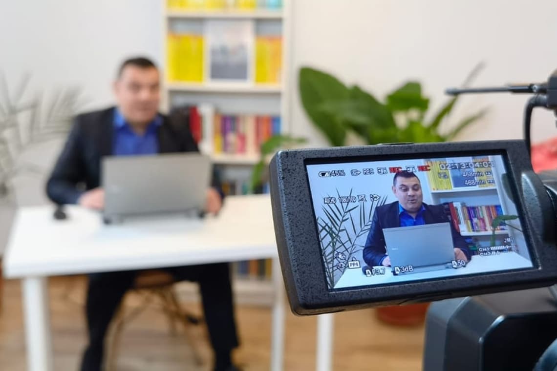 Ești elev sau student din Ploiești și vrei să înveți gratuit cum să-ți faci o firmă a ta? Ai de unde: Colegiul antreprenorilor!