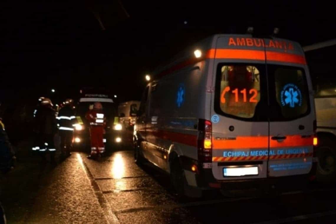 Un bărbat a ajuns la spital după ce a fost lovit de o mașină în zona benzinăriei Mol de la ieșire din Ploiești spre Blejoi