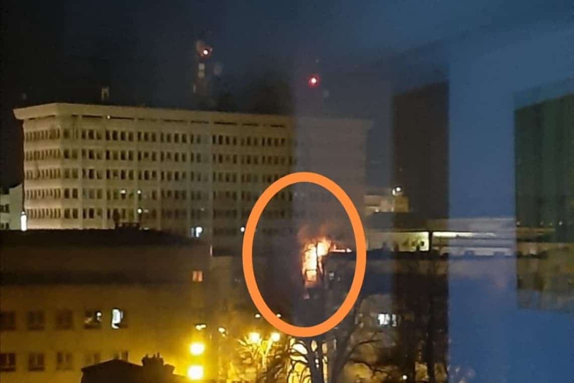 Incendiatorul de la Vodafone/UPC Ploiești este om al străzii. A fost reținut pentru 24 de ore