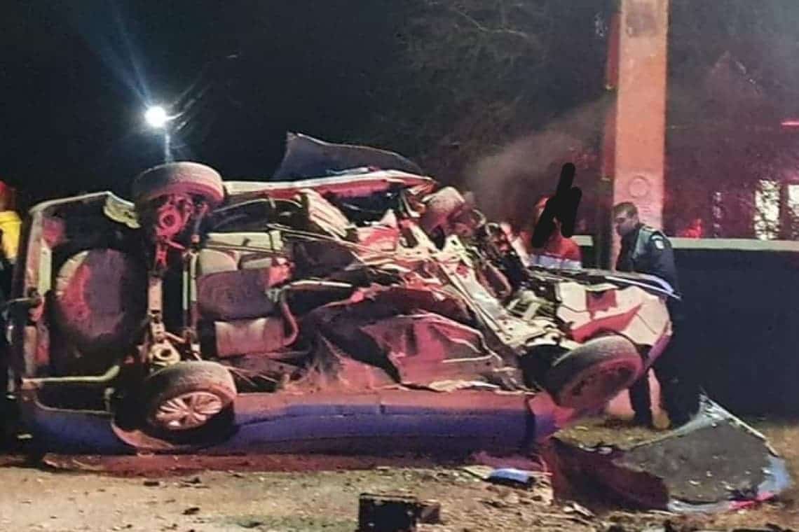 O mașină a intrat într-un cap de pod, la Ciorani. Doi tineri au murit