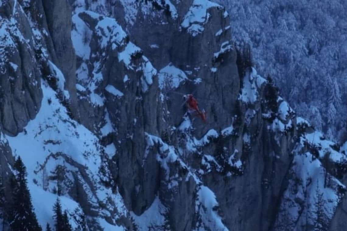 Salvamontiștii prahoveni, în imposibilitatea de a recupera de pe munte trupul alpinistei moarte pe 12 ianuarie. Vântul bate cu peste 100 km/h