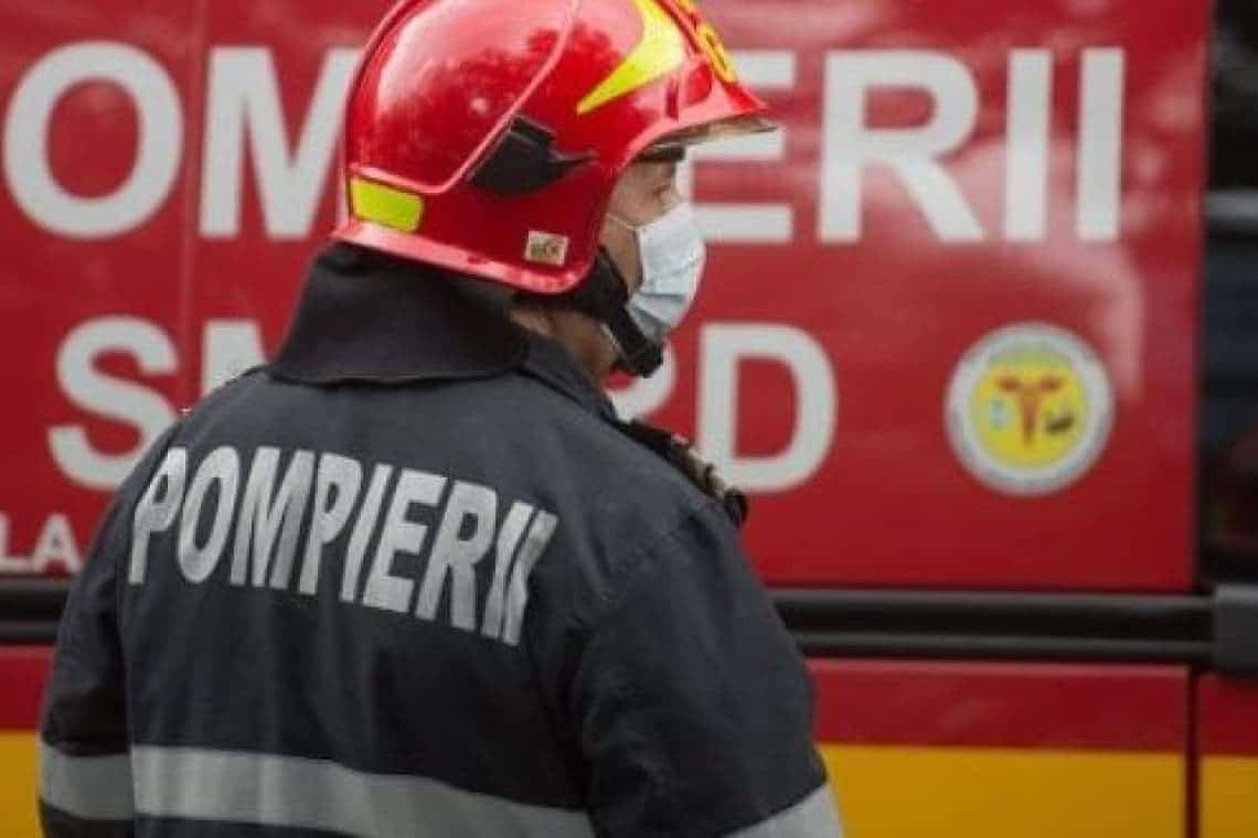 Scăpări de gaze într-un apartament din Florești. Doi tineri intoxicați, asistați de echipajele medicale