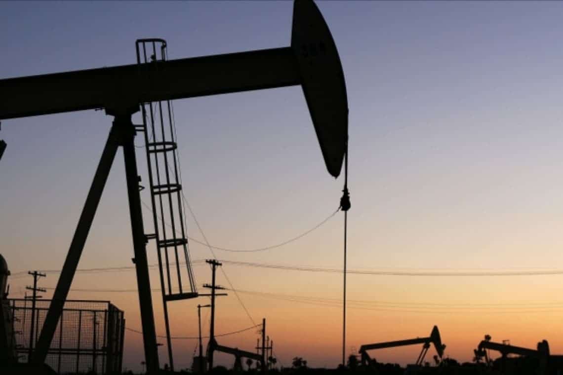 Prețul petrolului a scăzut cu 17%!