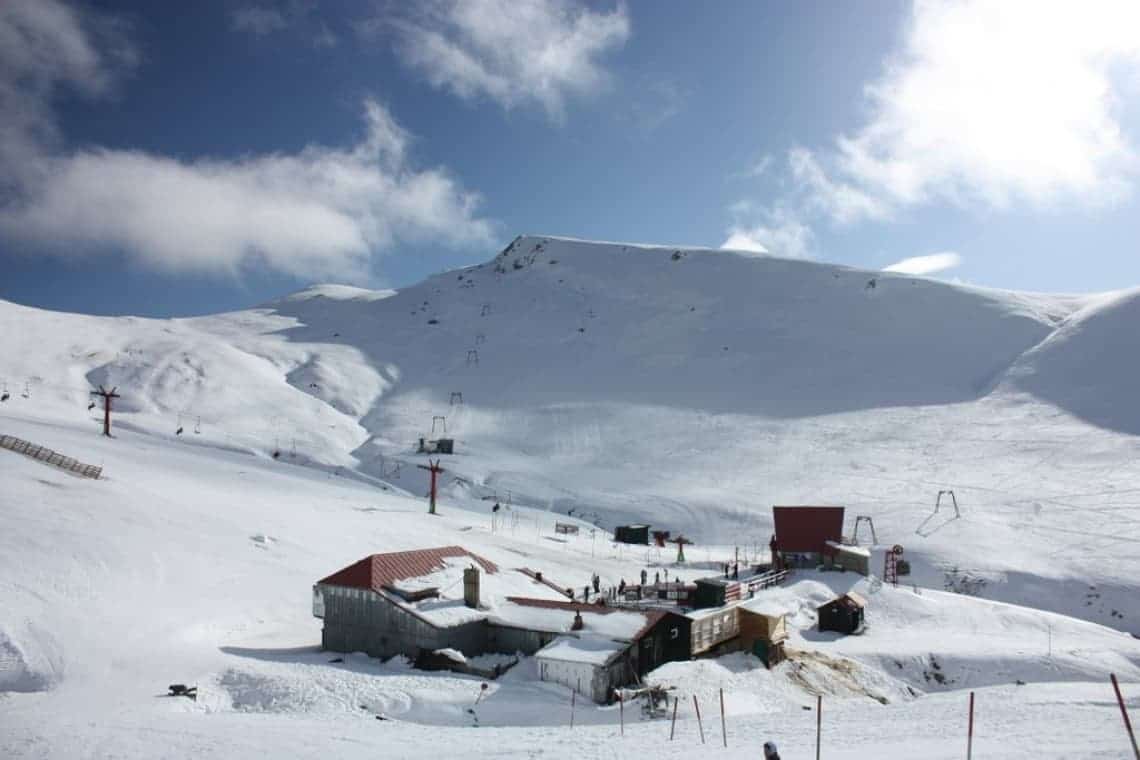 Spațiu de servicii în Valea Dorului. Clădirea va putea fi folosită și ca refugiu montan, în caz de urgență!