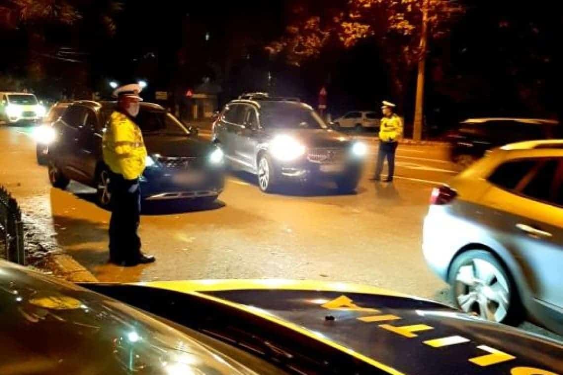 Video/ Un șofer e căutat de Poliție! A fugit de la locul accidentului și a abandonat mașina, pe o stradă din Ploiești