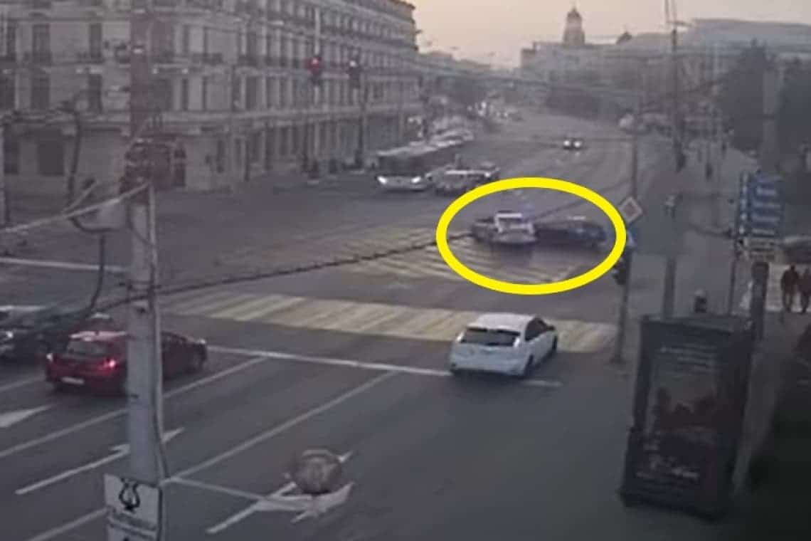 Mașină a Poliției, implicată într-un accident, în centrul Ploieștiului