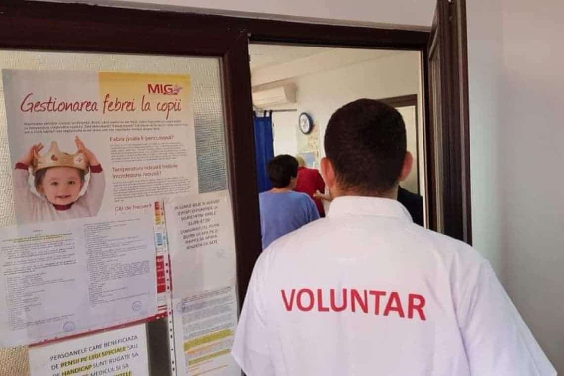 Medici voluntari vin din nou la Tomșani, în campania „Sănătate pentru sate”