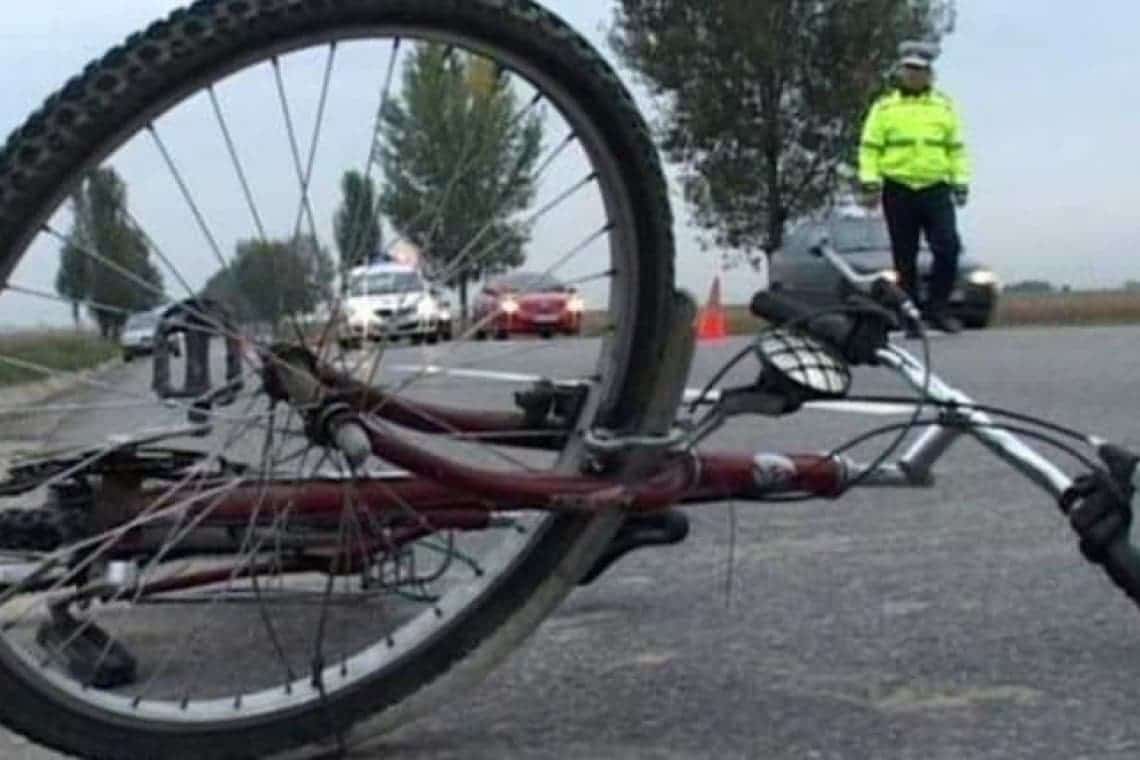 Un biciclist a ajuns la spital, după un accident produs pe o stradă din Ploiești