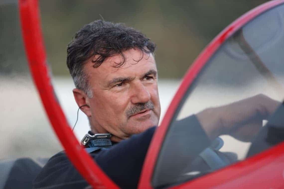 Aviatorul Dan Ștefănescu va fi înmormântat mâine, la Cimitirul Militar Ghencea, din Capitală