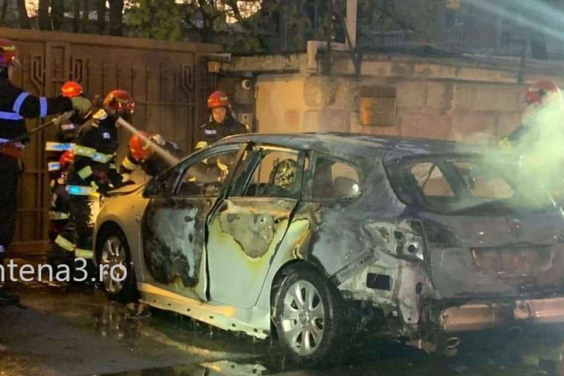 Cine este bărbatul care și-a dat foc și a intrat cu mașina în gardul Ambasadei Rusiei la București