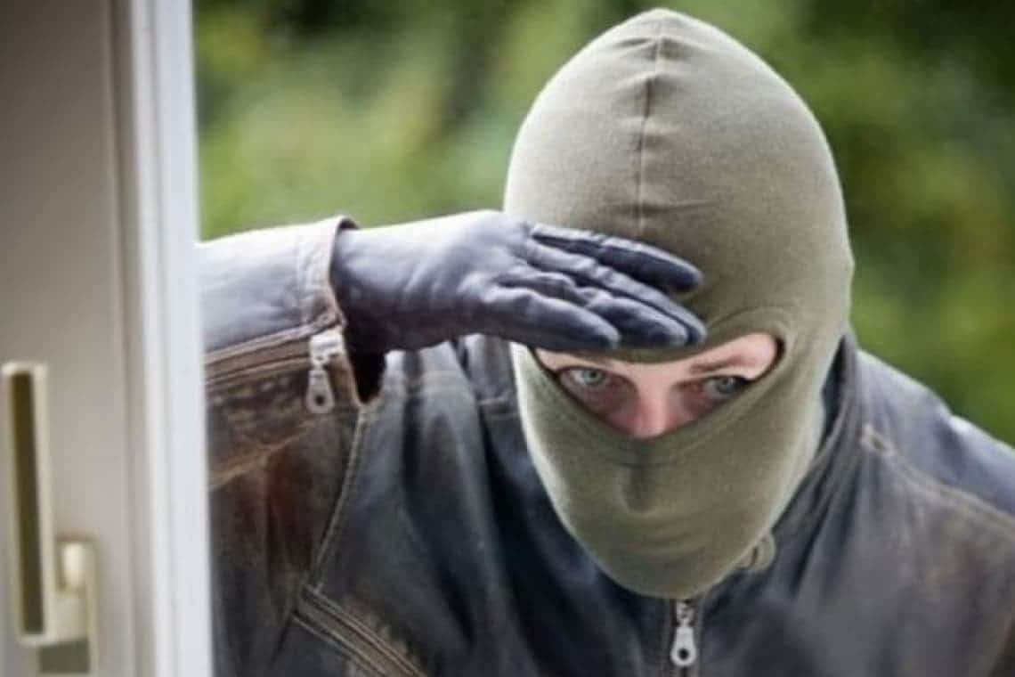 A fost reținut capul bandei de hoți de scule electrice, din Comarnic. Este un tânăr de 19 ani