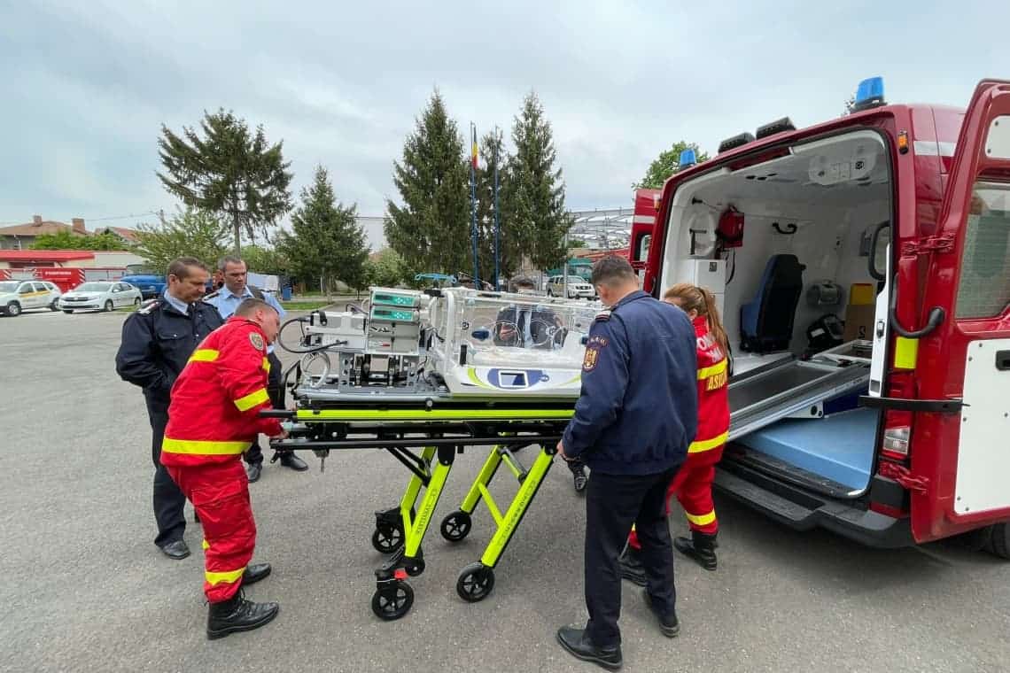 O ambulanță de transport nou-născuți în stare critică a intrat în dotarea pompierilor prahoveni