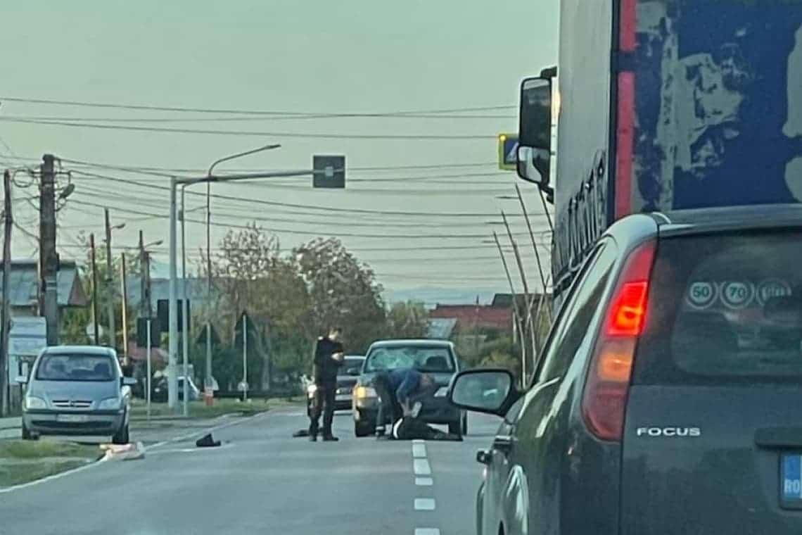 Accident rutier produs în comuna Lipănești. Un bărbat a fost lovit de o mașină 
