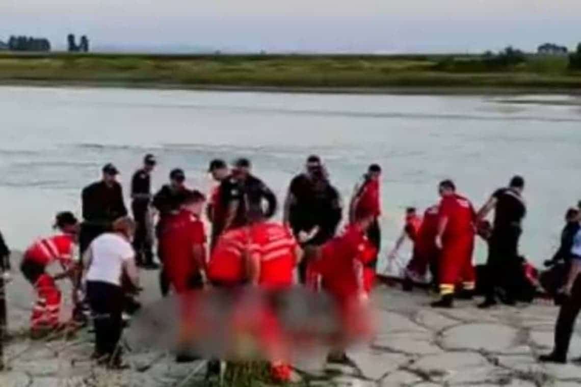 Tragedie fără margini: un bărbat și-a aruncat copiii într-un lac de acumulare. Trupurile micuților au fost recuperate, bărbatul este de negăsit