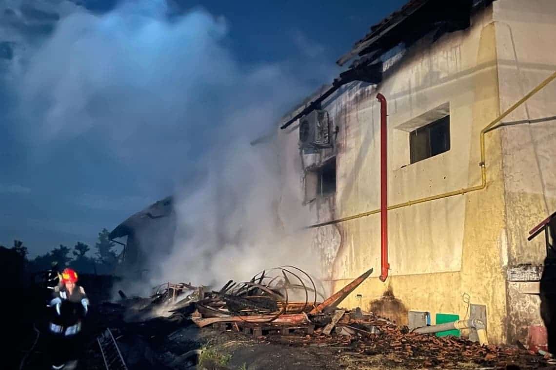 Un bărbat suspectat de incendierea cramei din Ceptura, reținut de polițiști