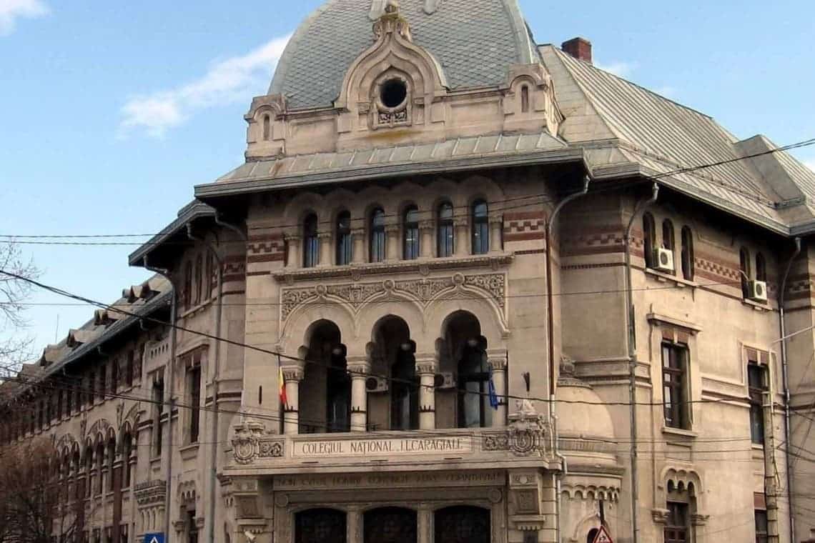 Licitație pentru restaurarea fațadei și a acoperișului Colegiului Național I.L. Caragiale din Ploiești